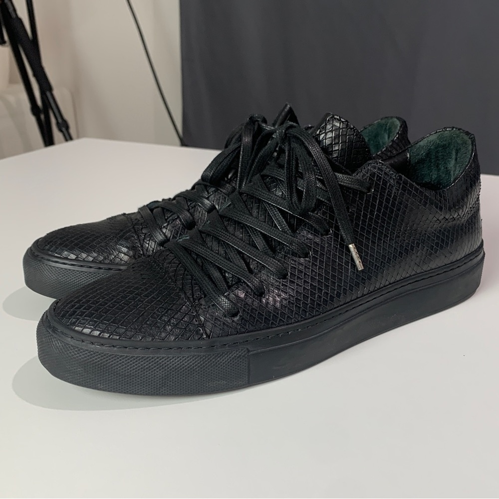 JOHN VARVATOS  Reed 315 Low Top Sneakers 8.5